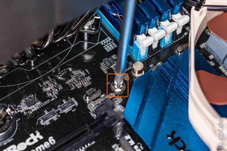 Wir bauen einen Computer – Mainboard und Gehäuse feiern Hochzeit!